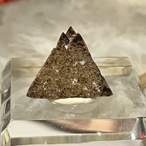 Unique Mineral- Helvite